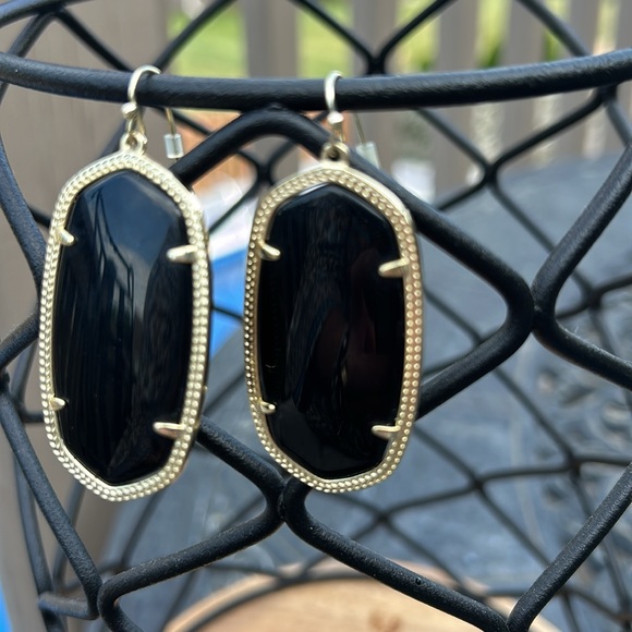 Kendra Scott  Black Earrings - Picture 3 of 4